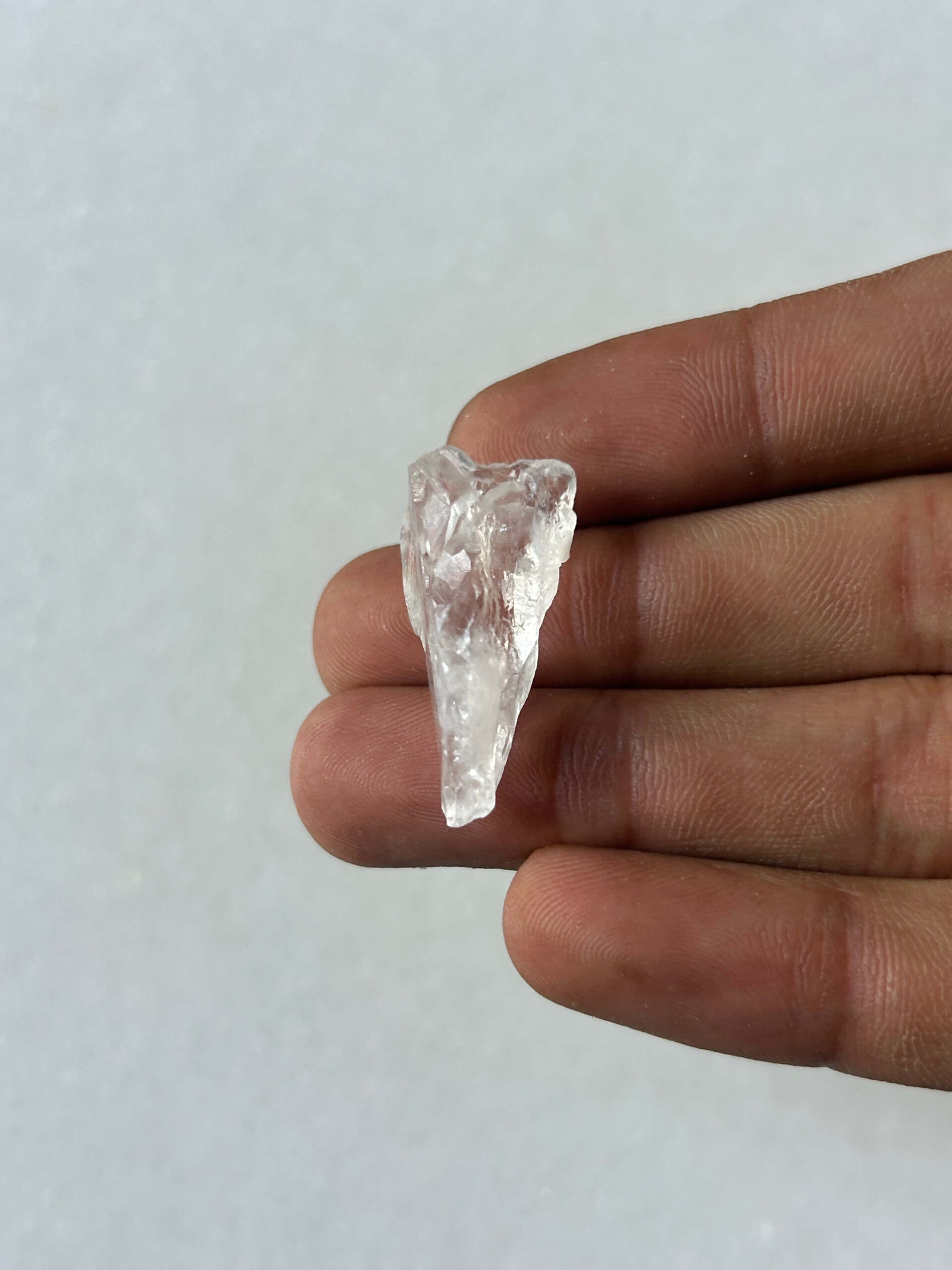 32 mm Raw Quartz Stone for Macrame