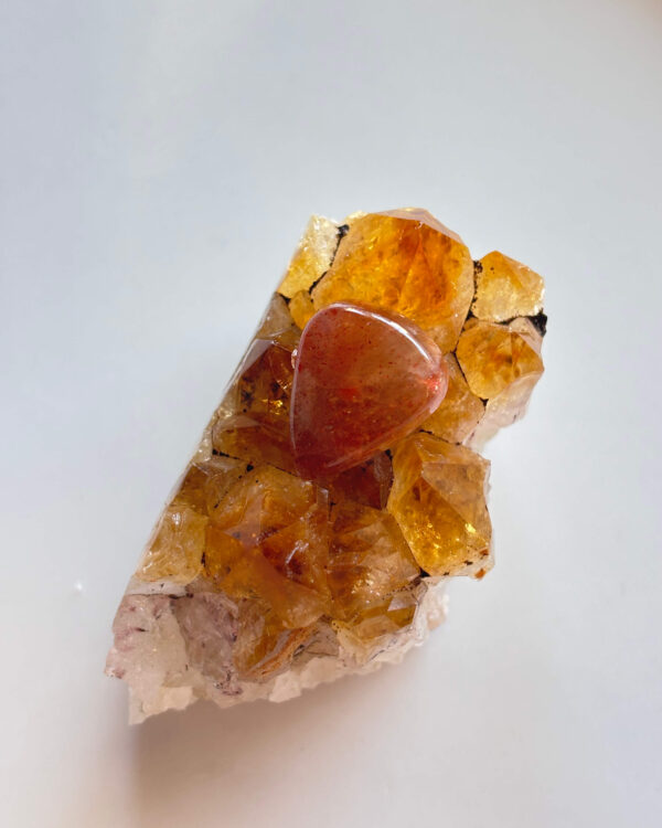 20mm Sunstone Gemstone for Macramé Projects