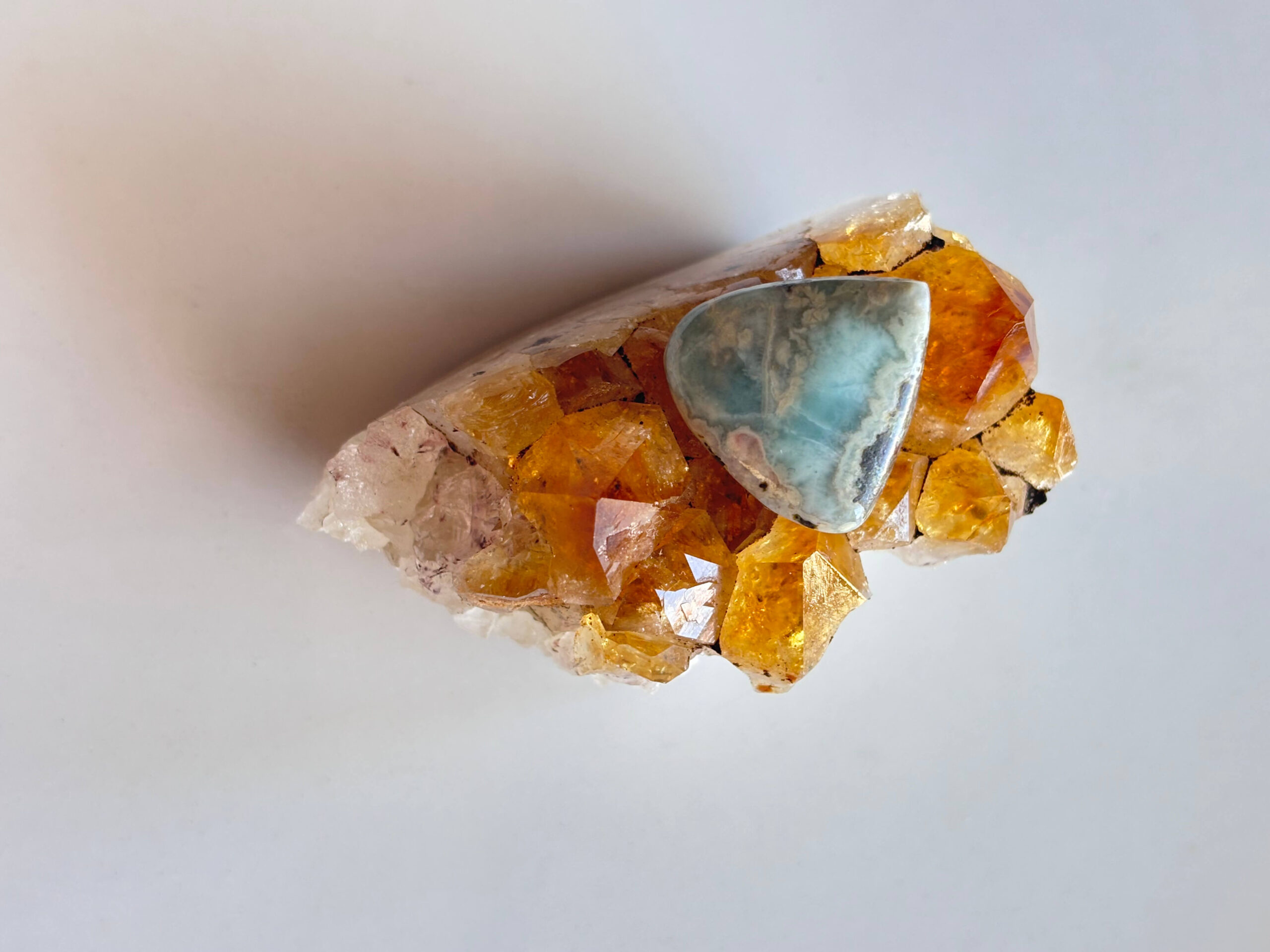 22mm Larimar Gemstone for Macramé Projects - Image 2