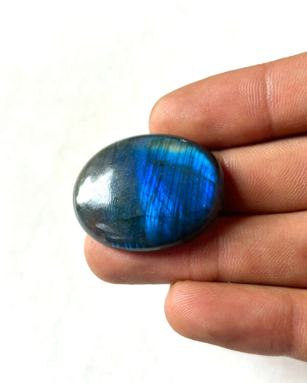 32 mm Blue Flash Labradorite Stone