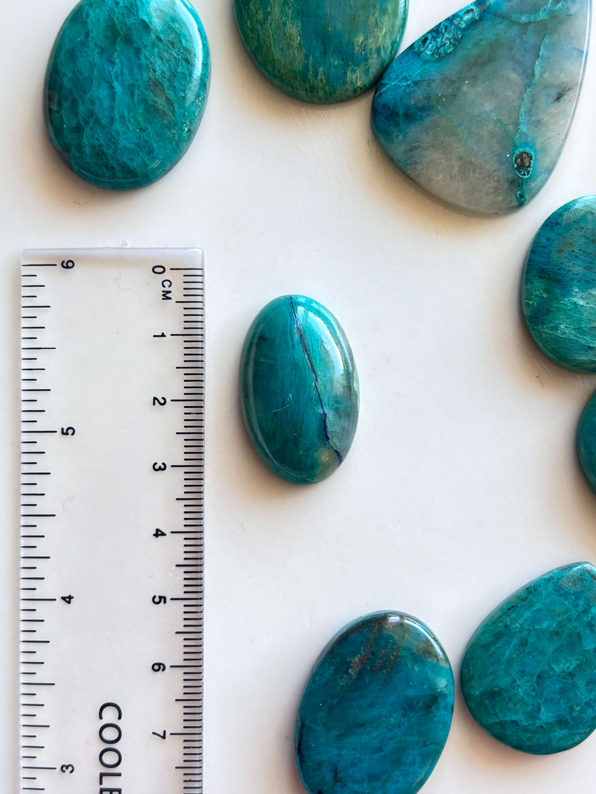 29mm Shattuckite Gemstone for Macramé Projects - Image 2