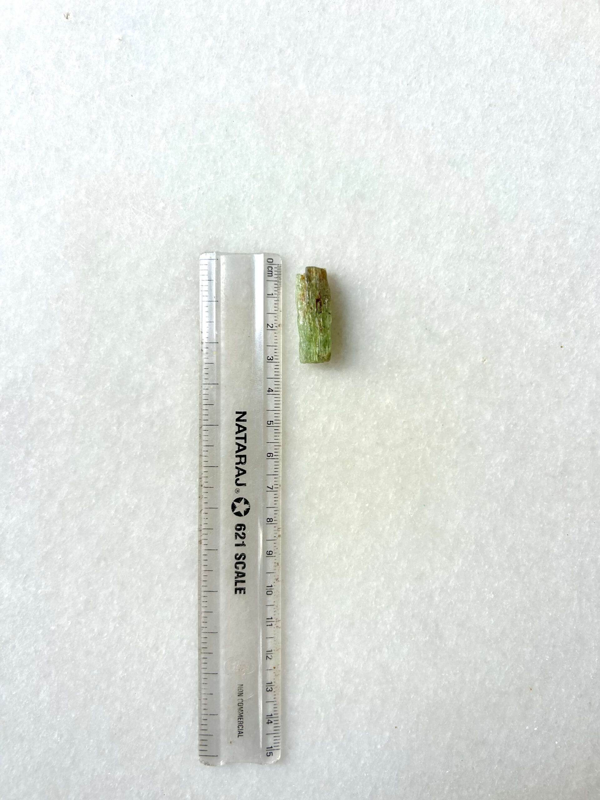 29 mm Raw Green Kyanite Stone - Image 2