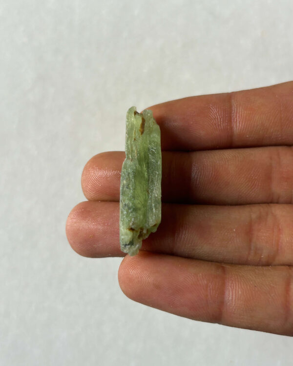 39 mm Raw Green Kyanite Stone