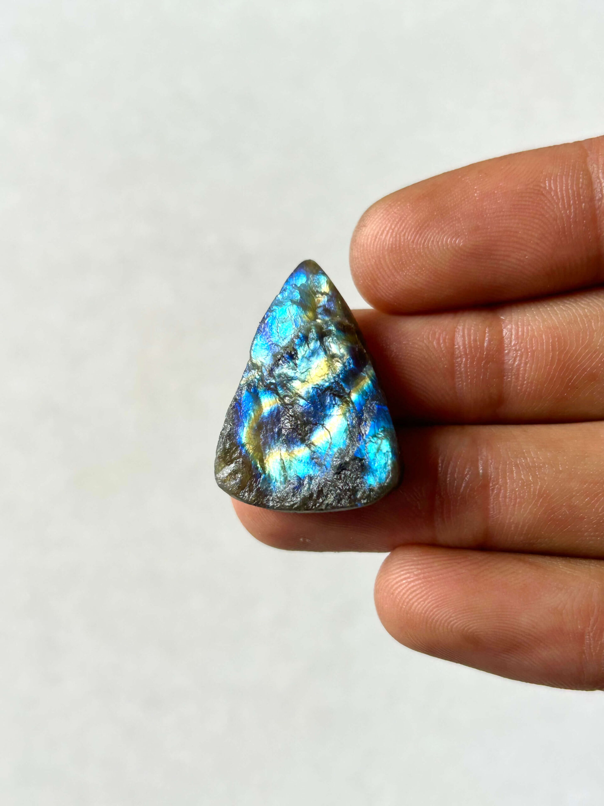 28 mm Unpolished Face Labradorite Stone