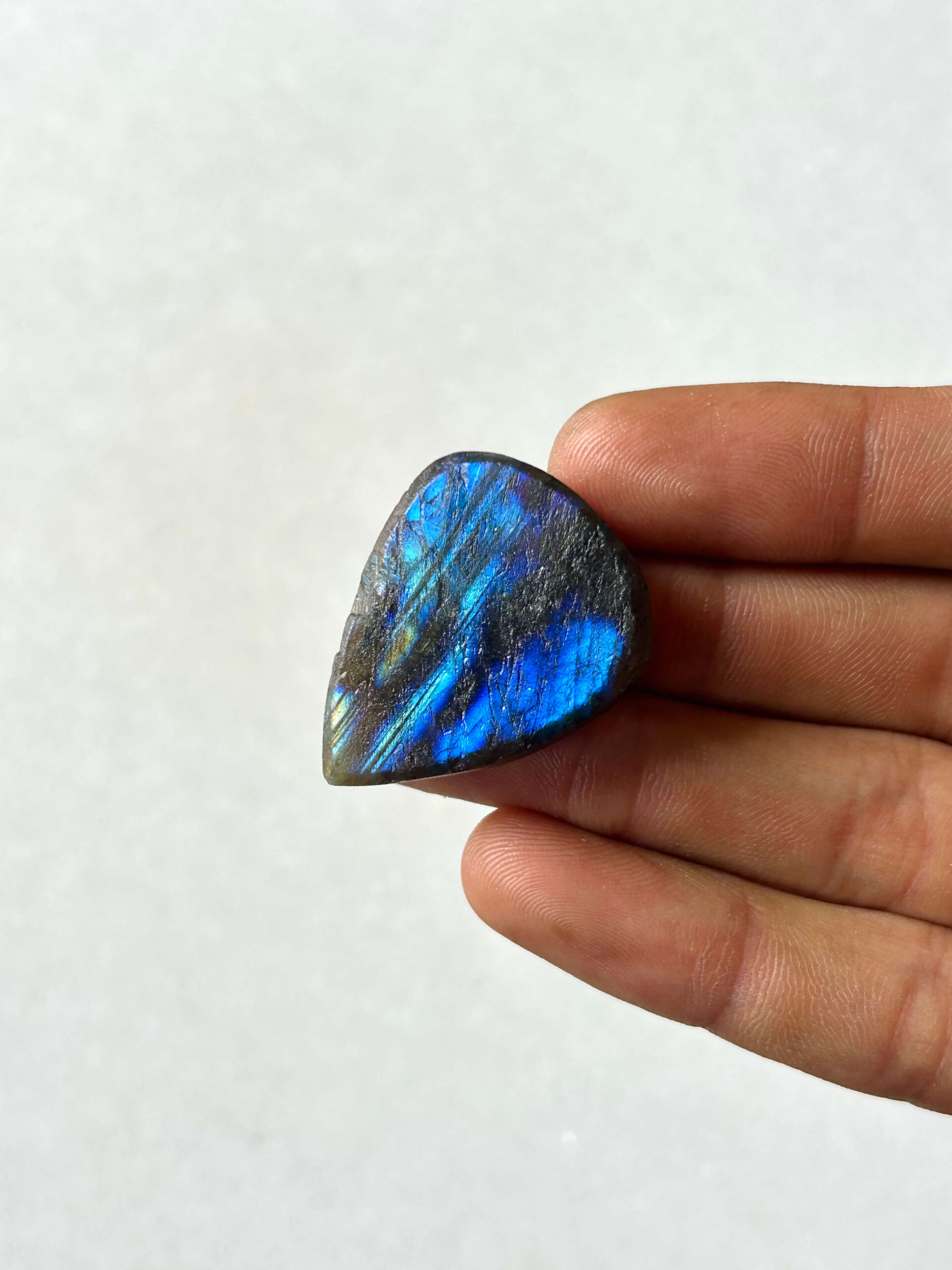 34 mm Unpolished Face Labradorite Stone - Image 2