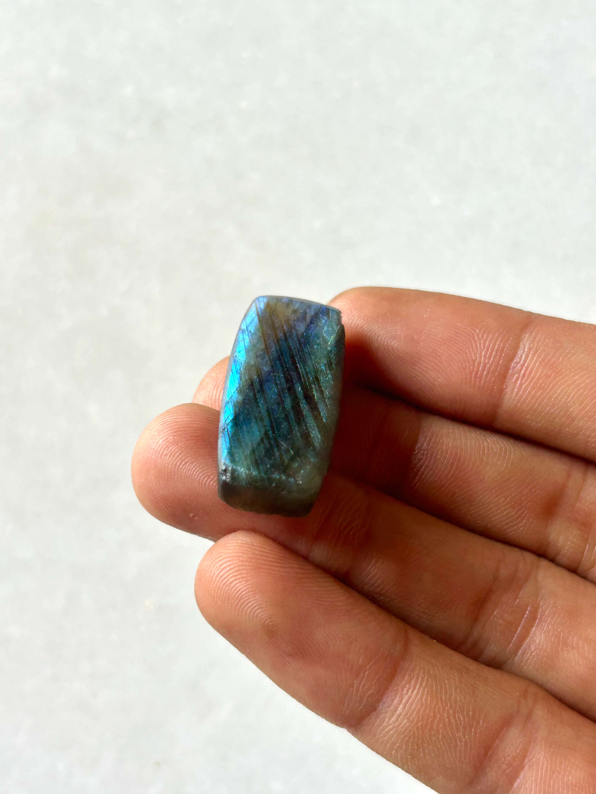 31 mm Unpolished Face Labradorite Stone