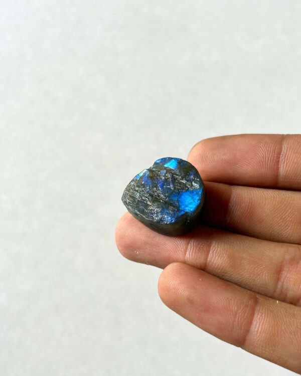 24 mm Rough Face Labradorite Stone