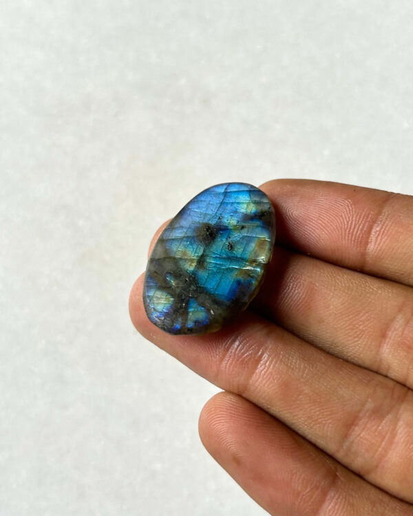 34 mm Unpolished Face Labradorite Stone