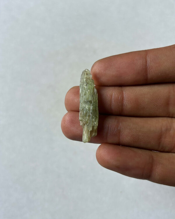 35 mm Raw Green Kyanite Stone