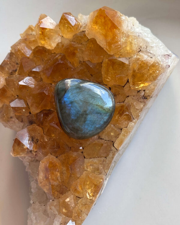 25mm High Quality Labradorite Cabochon for Macramé