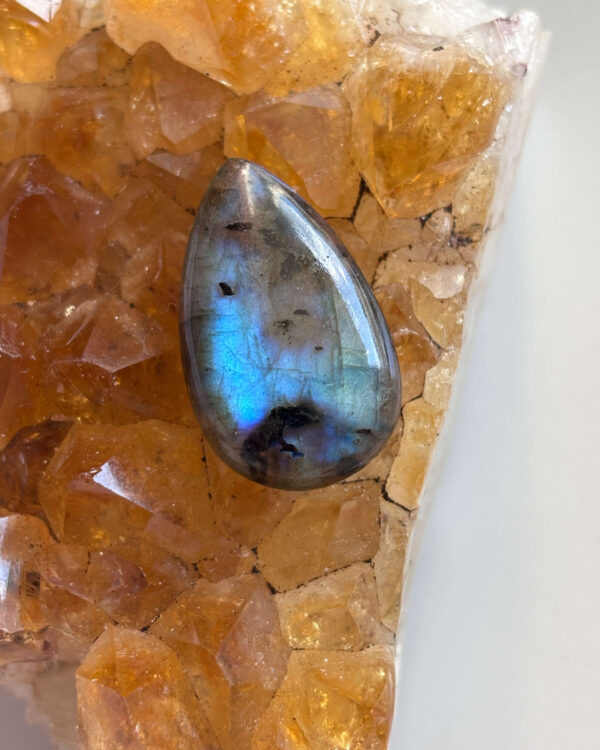 28mm High Quality Labradorite Stone for Pendant Designs