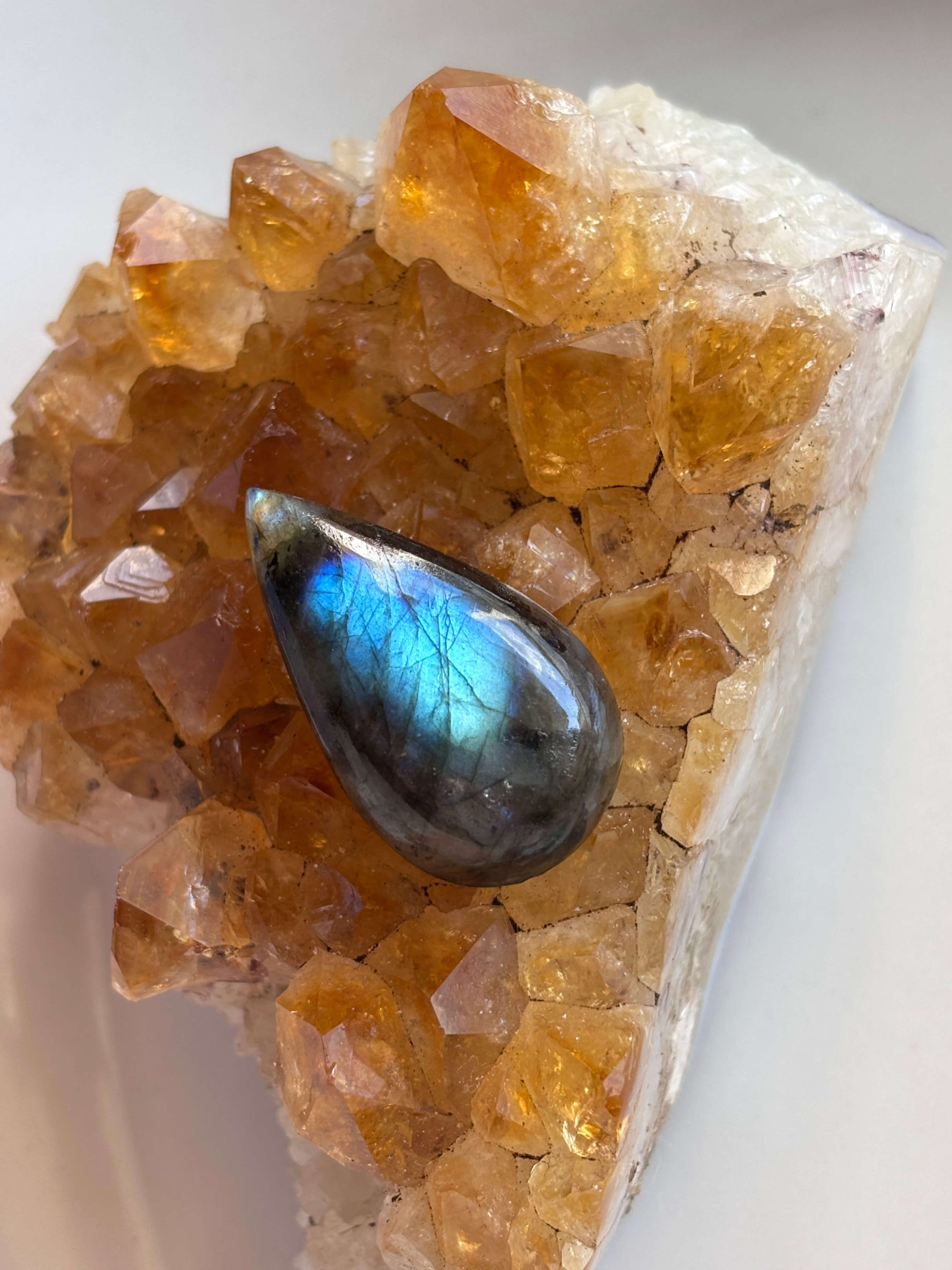 33mm High Quality Labradorite Gemstone for Statement Pendants