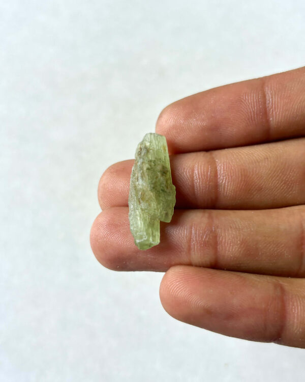 30 mm Raw Green Kyanite Stone