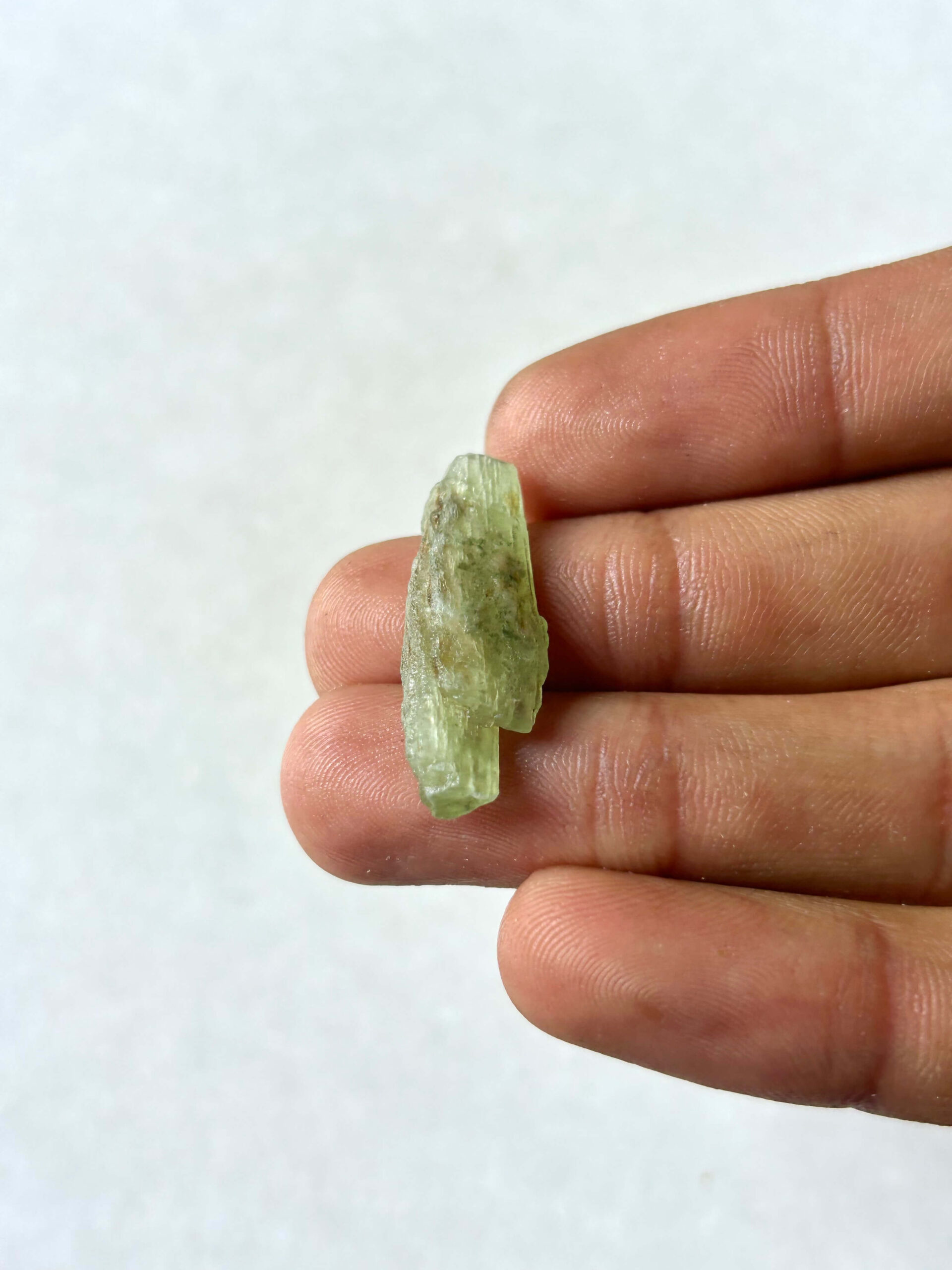 30 mm Raw Green Kyanite Stone