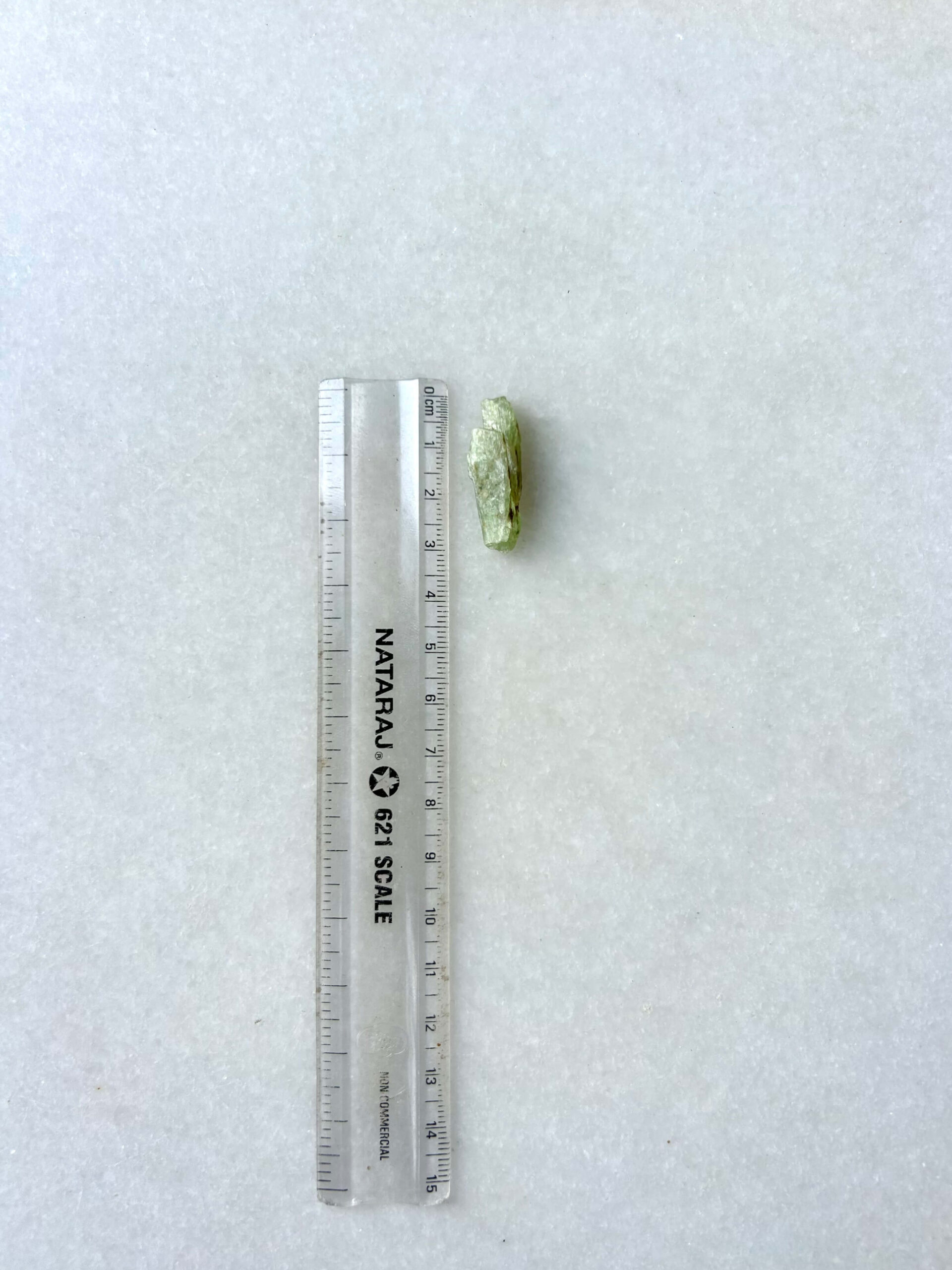 30 mm Raw Green Kyanite Stone - Image 2