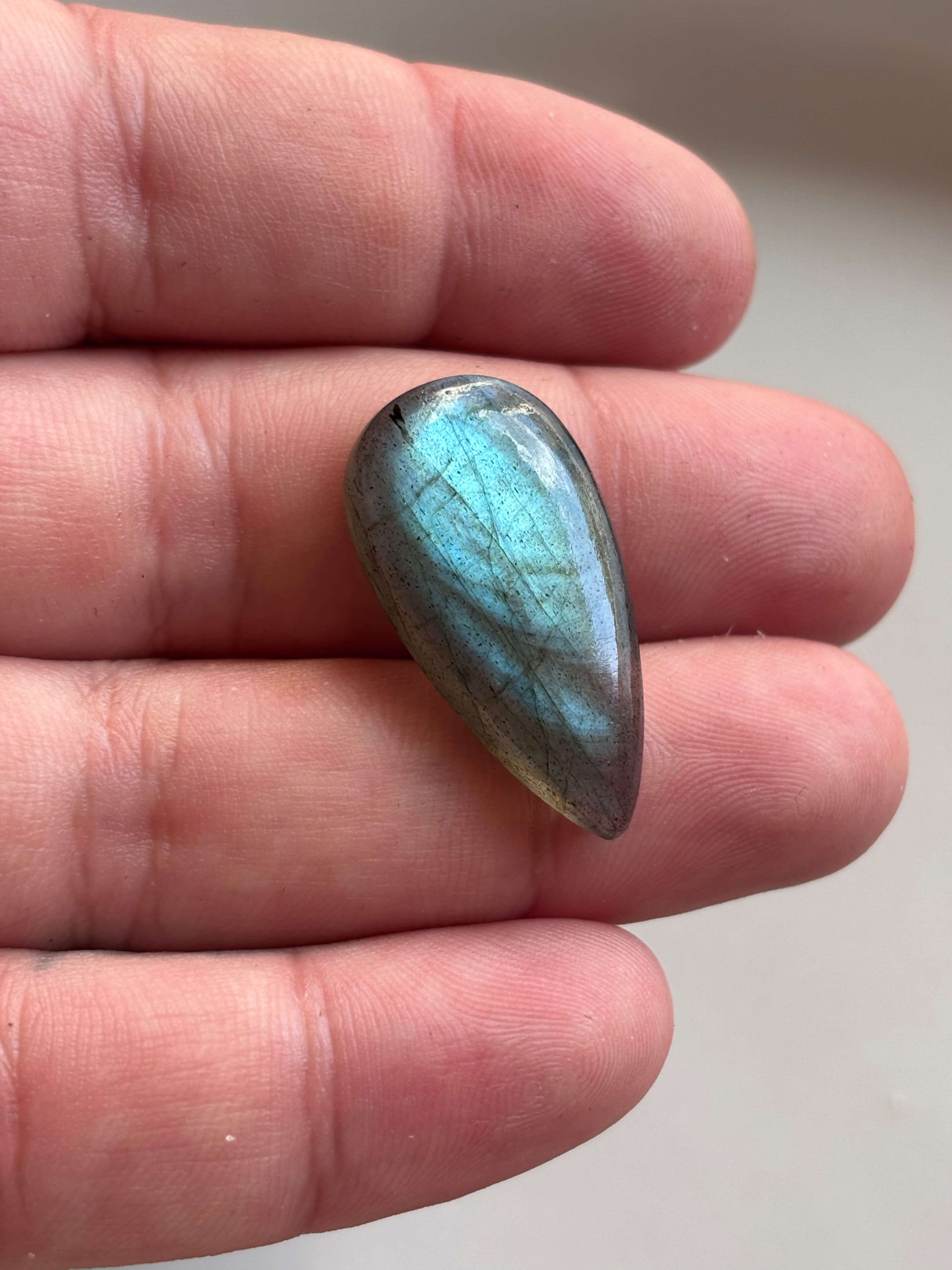 32mm High Quality Labradorite Stone for Creative Projects - Image 2