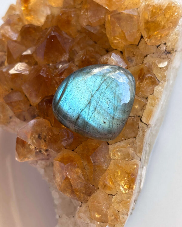 23mm High Quality Labradorite Gemstone for Wire Wrapping
