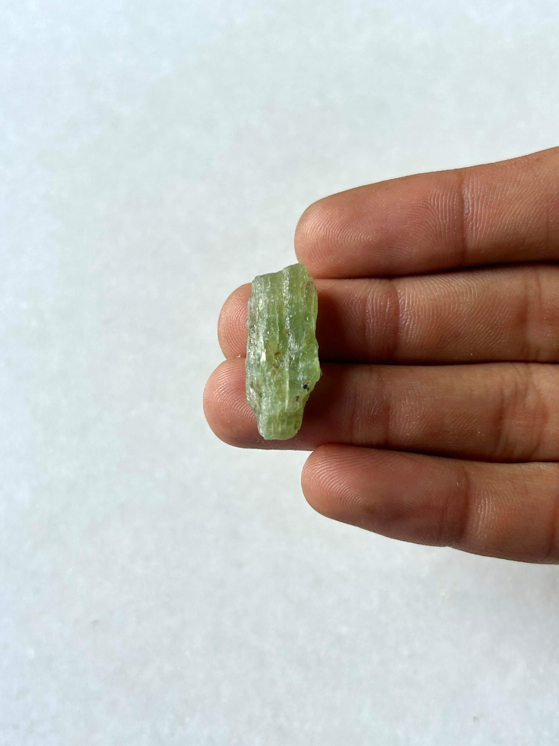 28 mm Raw Green Kyanite for Macrame