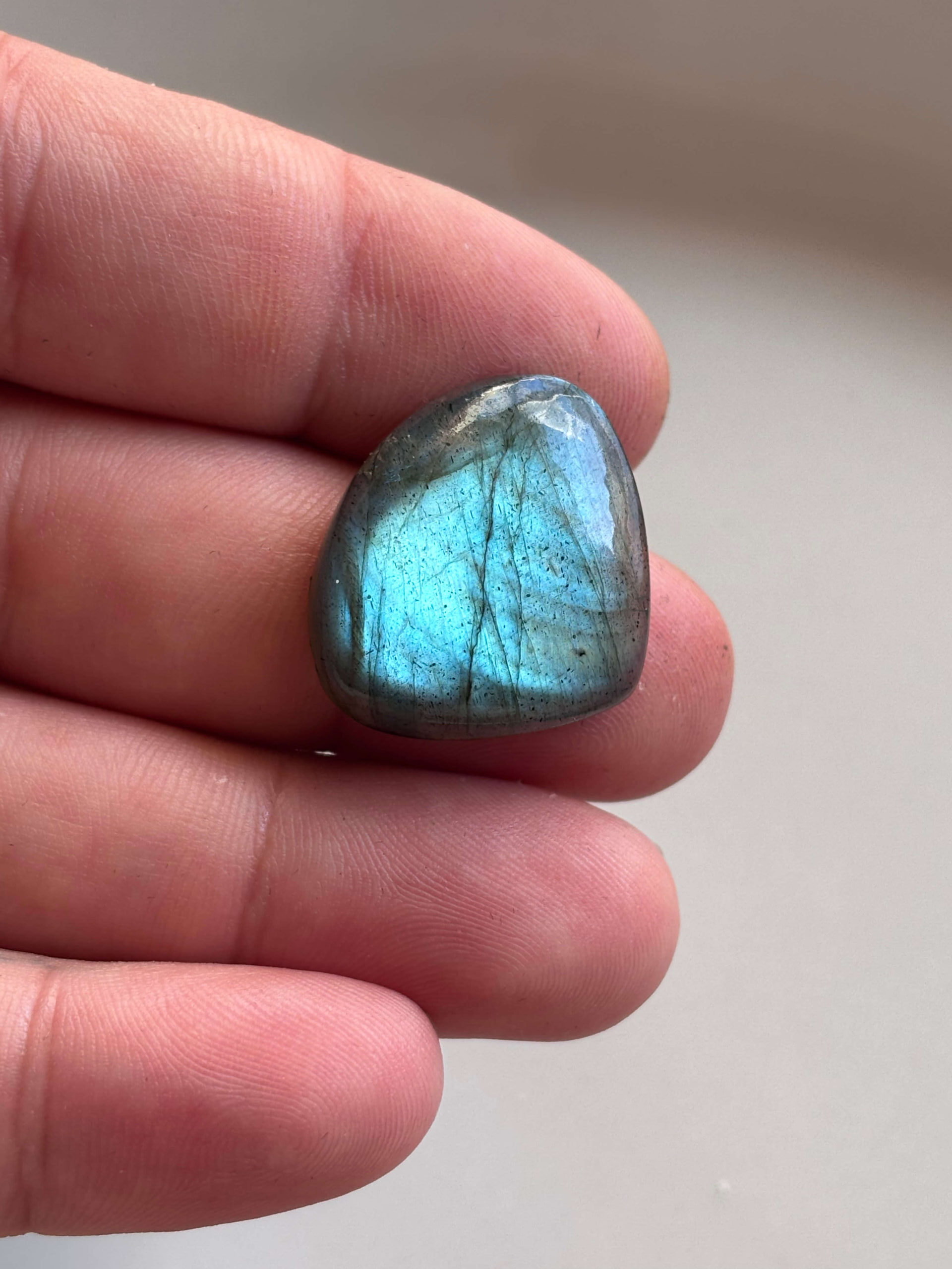 23mm High Quality Labradorite Gemstone for Wire Wrapping - Image 2
