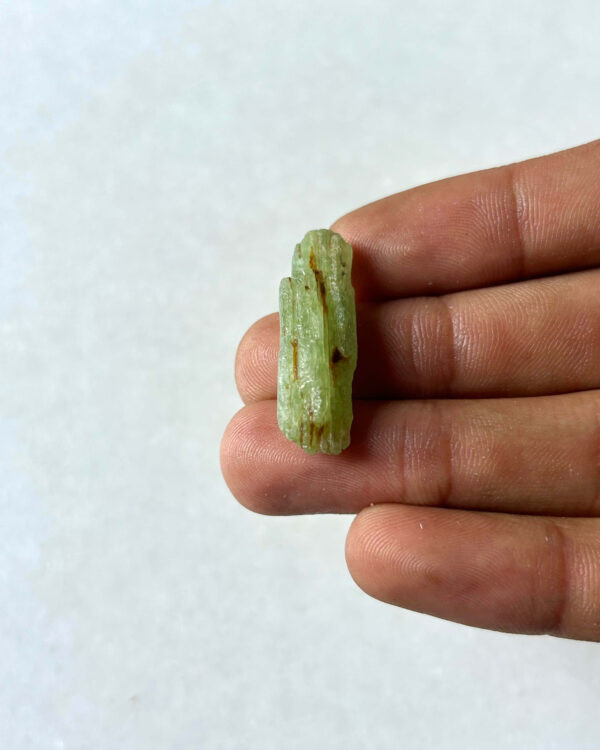 31 mm Raw Green Kyanite Stone