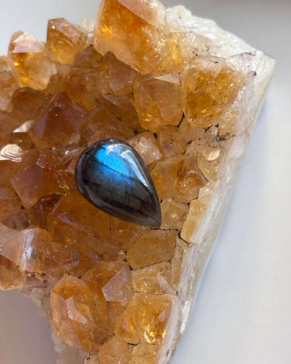 23mm High Quality Labradorite Stone for Handcrafted Jewellery