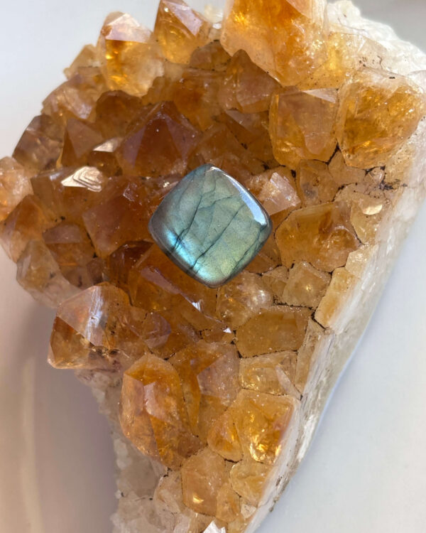 15mm High Quality Labradorite Gemstone for Delicate Jewellery
