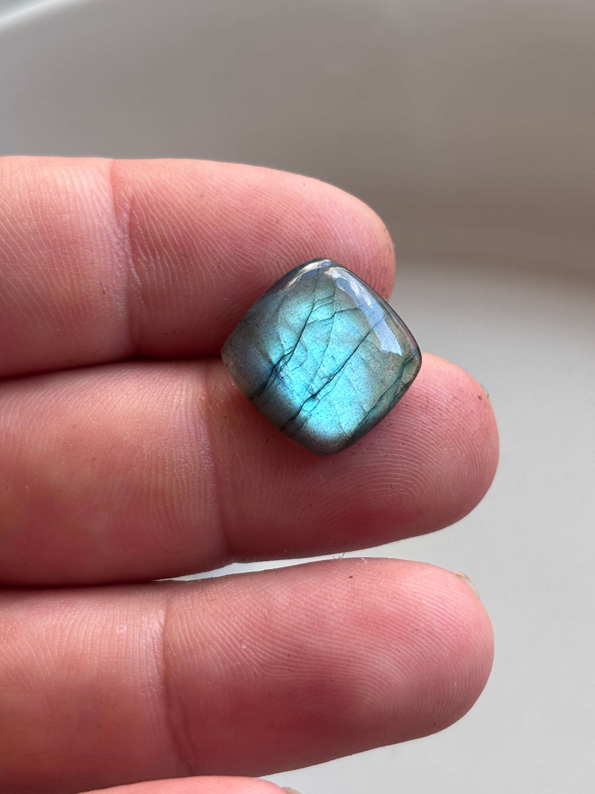 15mm High Quality Labradorite Gemstone for Delicate Jewellery - Image 2