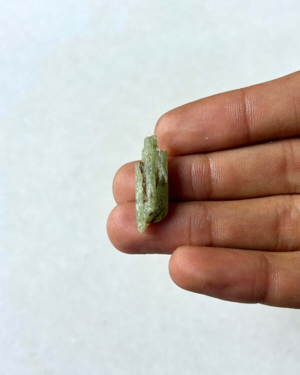 28 mm Raw Green Kyanite for Macrame