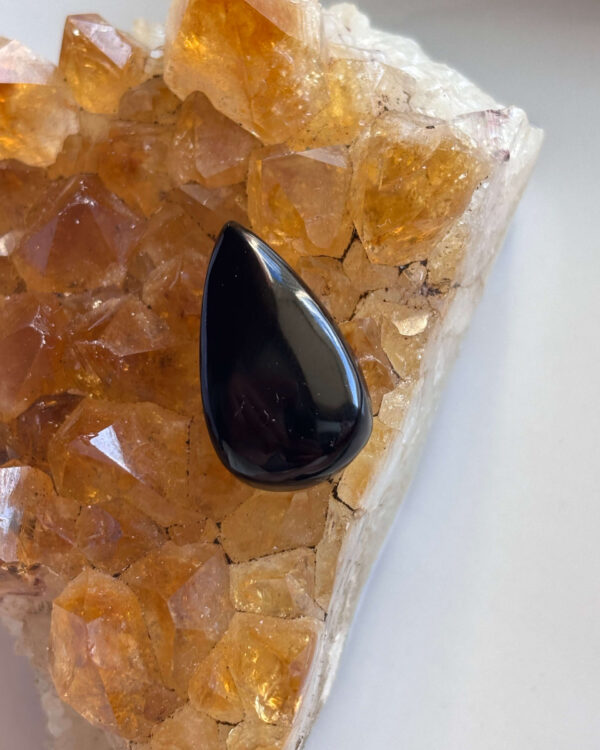 27mm Black Onyx Gemstone for Pendant Designs