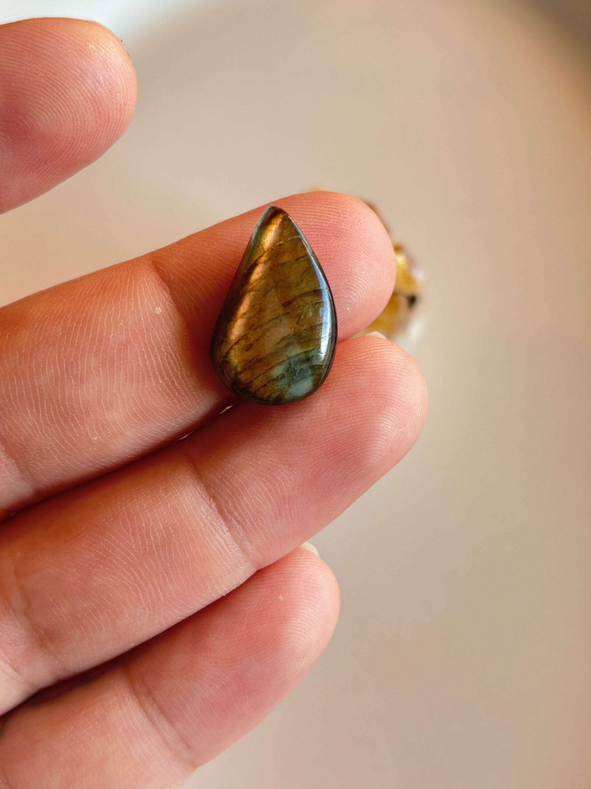 22mm Labradorite Cabochon for Macramé Jewelry - Image 2