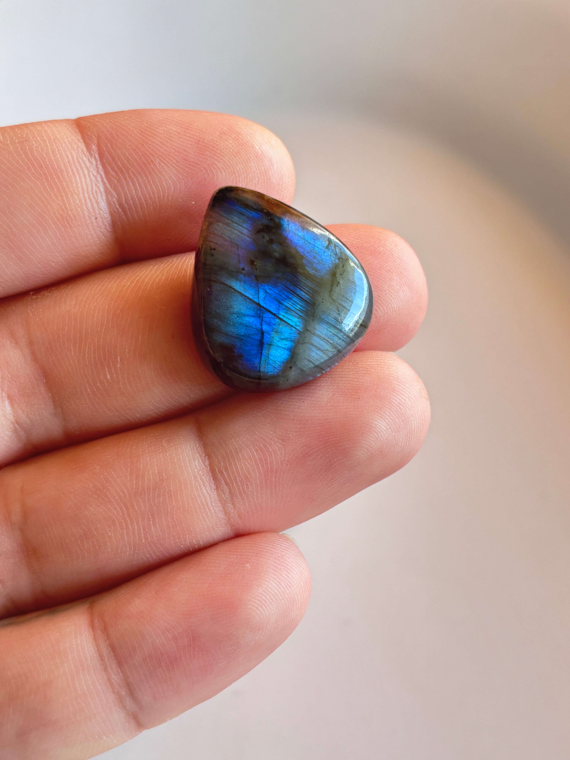 26mm Labradorite Cabochon for Macramé Pendants - Image 2