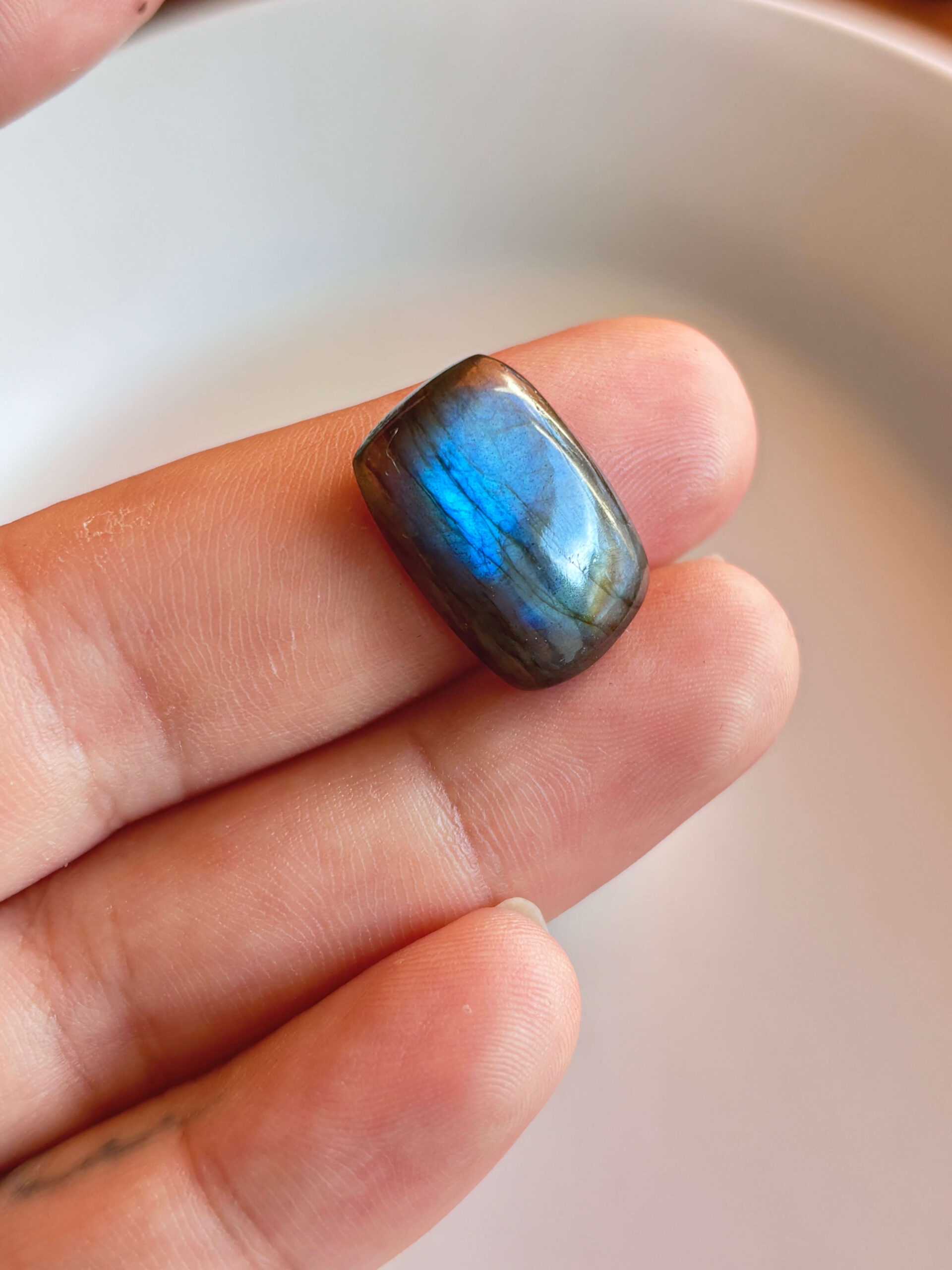 21mm Labradorite Stone for Macramé Jewelry - Image 2