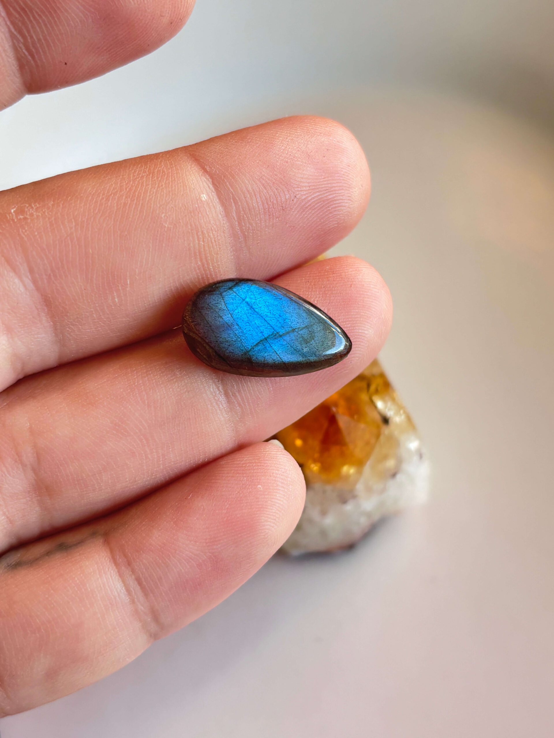 21mm Labradorite Cabochon for Artisan Jewelry - Image 2