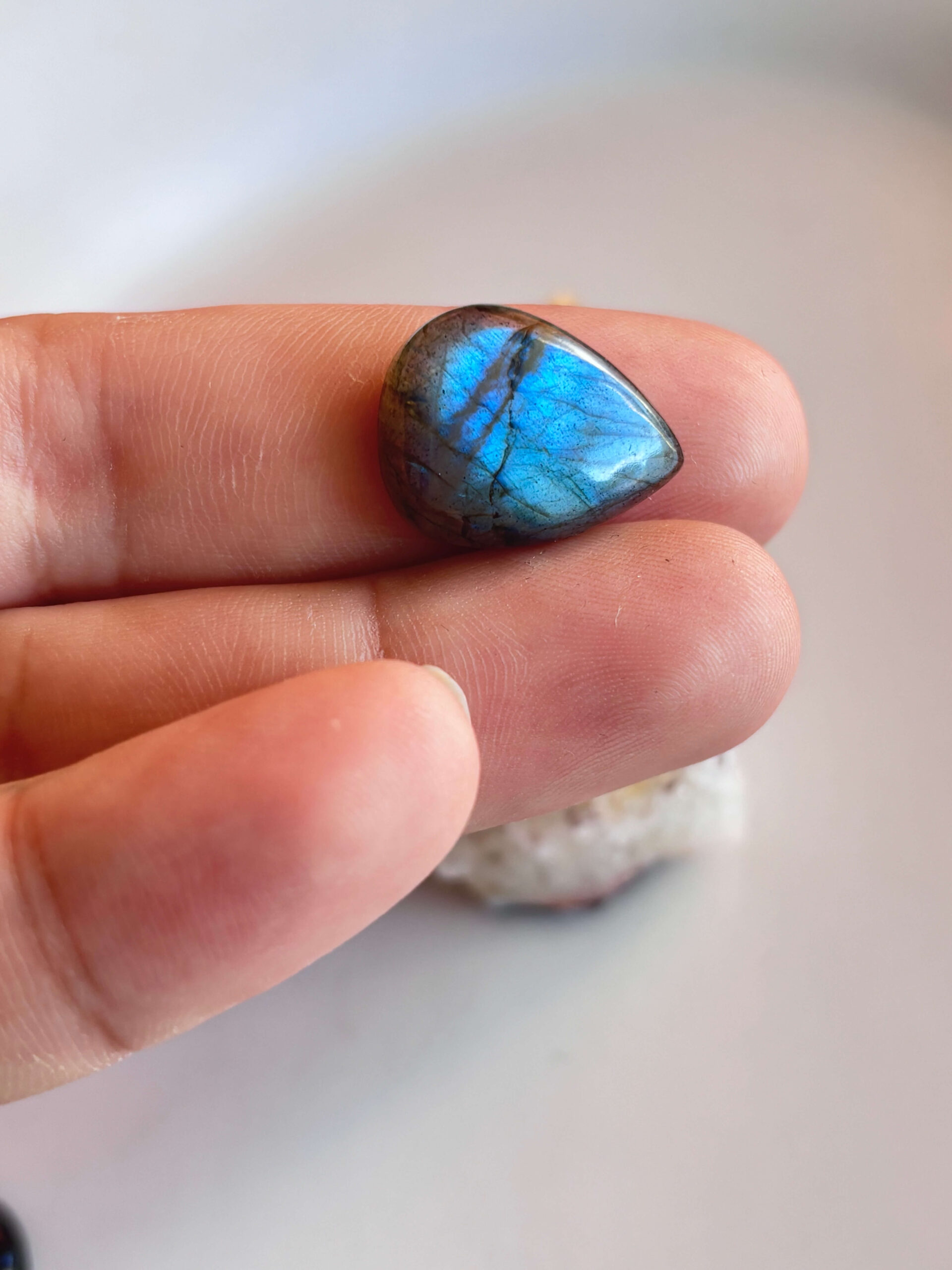 21mm Labradorite Stone for Beaded Pendants - Image 2