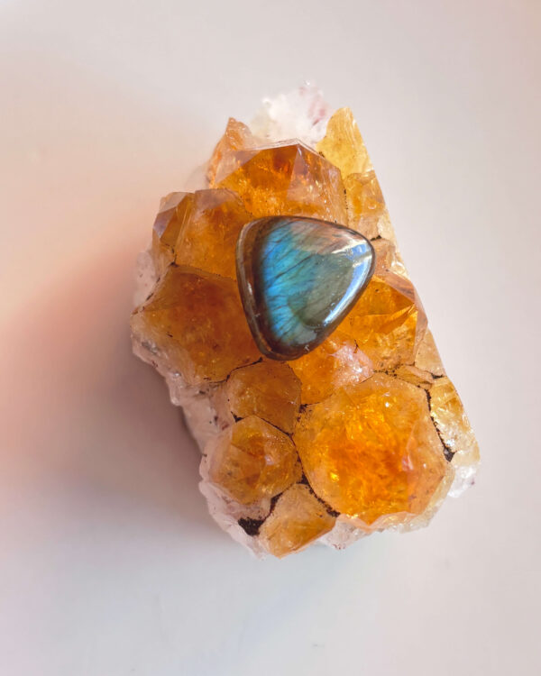 19mm Labradorite Cabochon for Macramé Settings