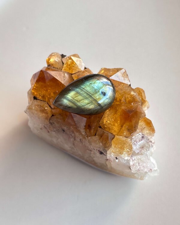 26mm Labradorite Cabochon for Macramé Pendants