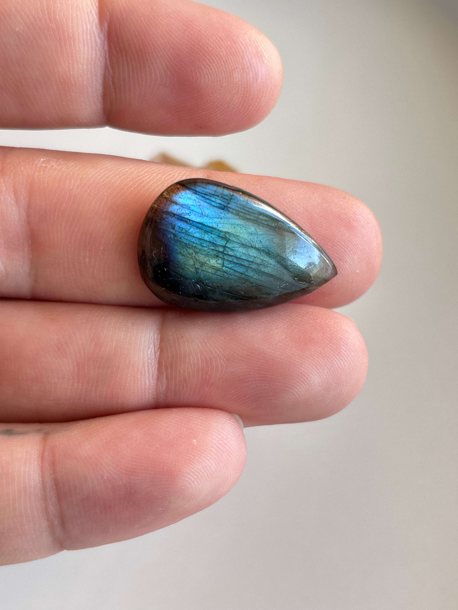 28mm Labradorite Cabochon for Macramé Jewelry - Image 2