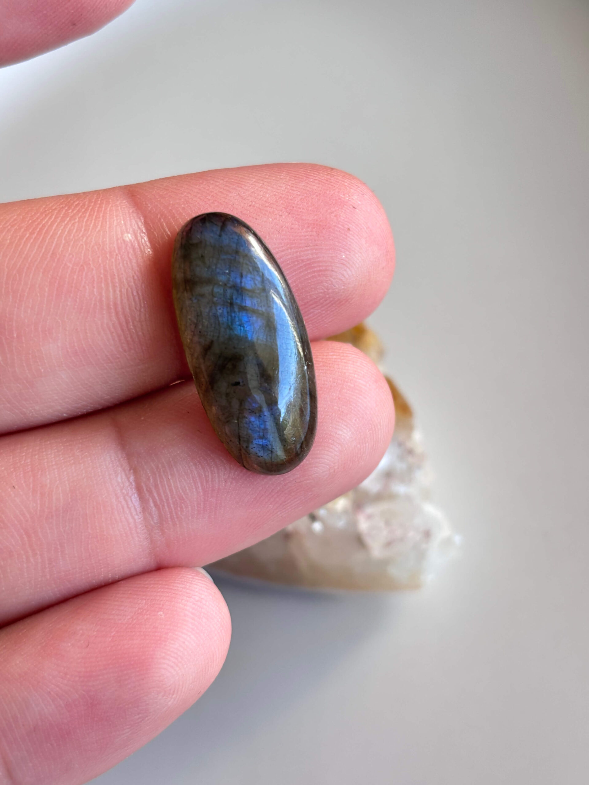 26mm Labradorite Cabochon for Beaded Pendants - Image 2