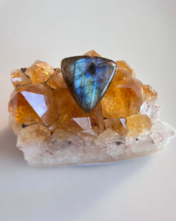21mm Labradorite Cabochon for Macramé Settings