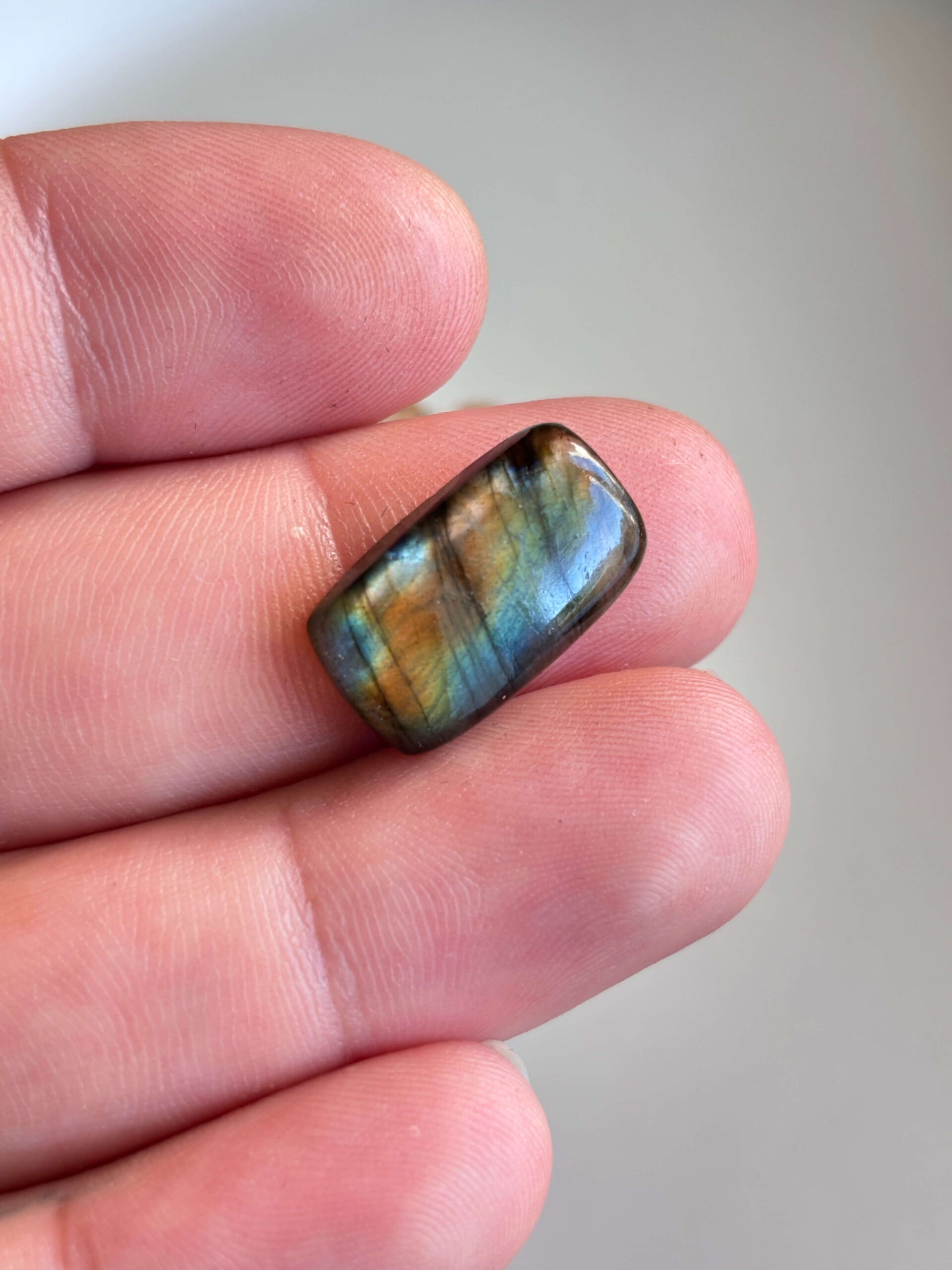 20mm Labradorite Cabochon for Creative Pendant Designs - Image 2
