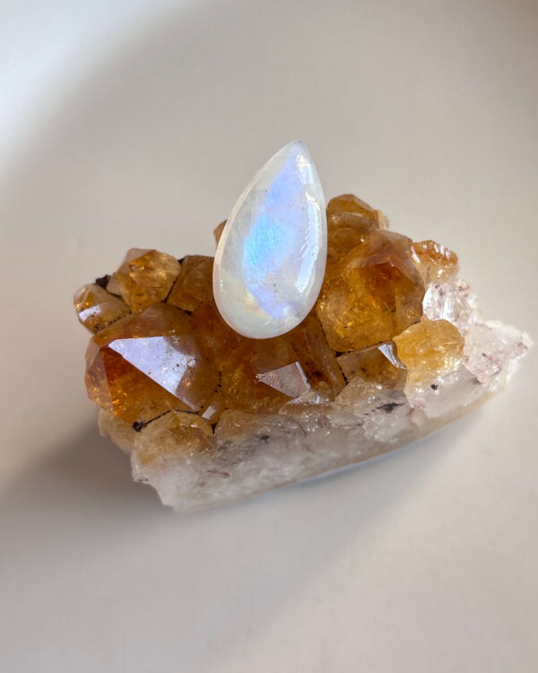 28mm Moonstone for Artisan Jewelry