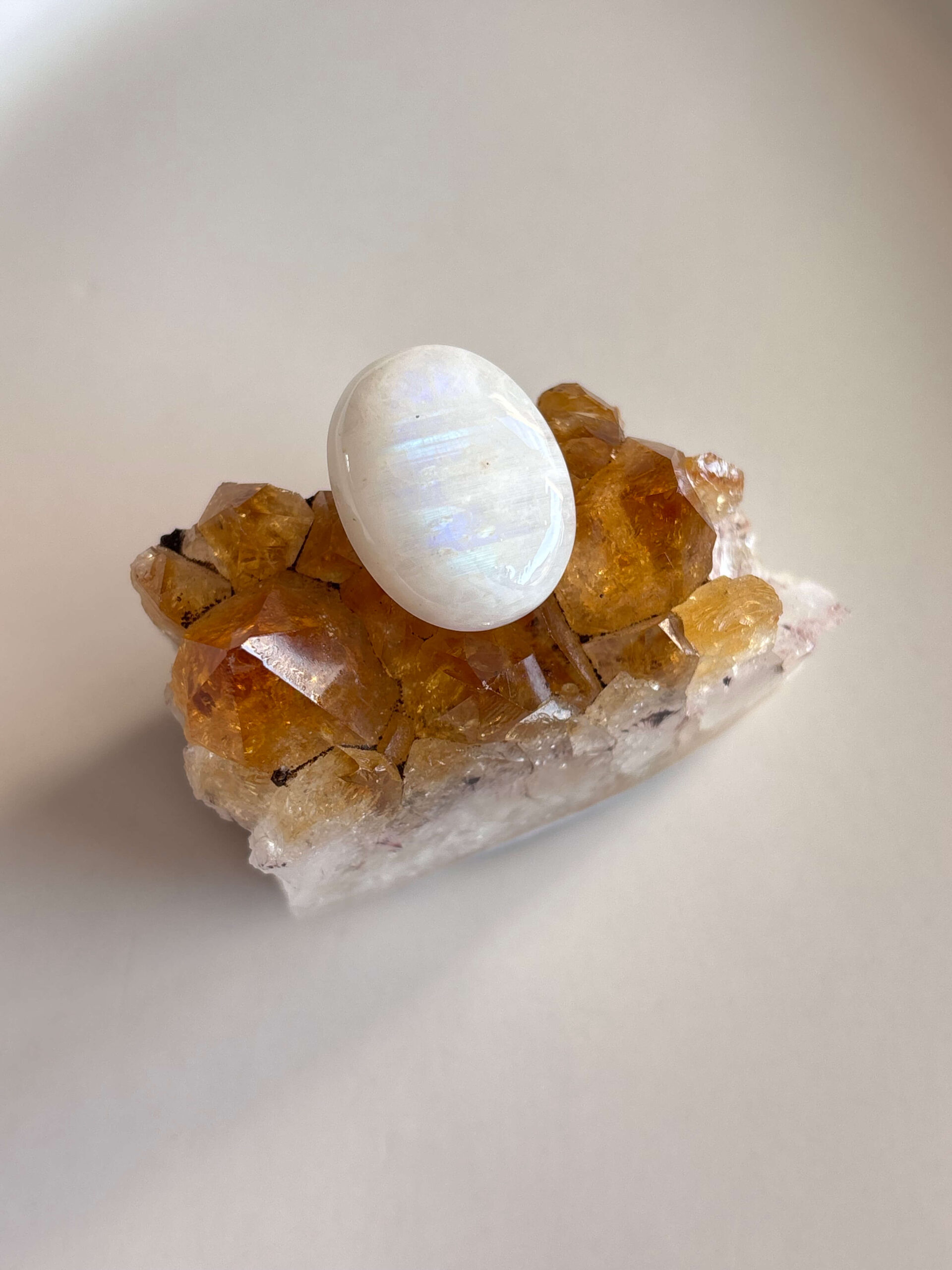 24mm Moonstone Cabochon for Macramé Pendants - Image 2