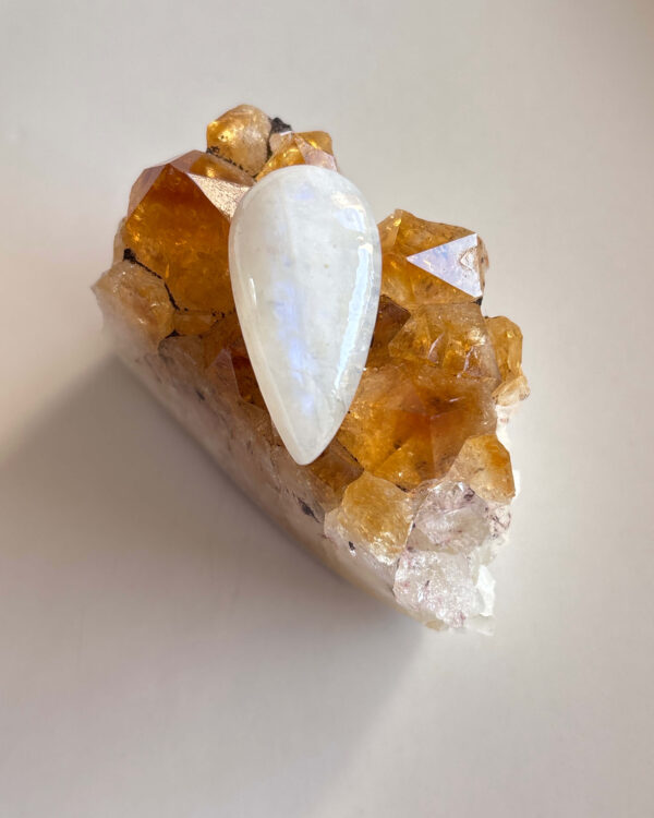 31mm Moonstone for Wire-Wrapped Jewelry