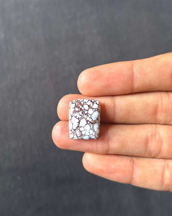 20mm Genuine Wild Horse Magnesite Stone