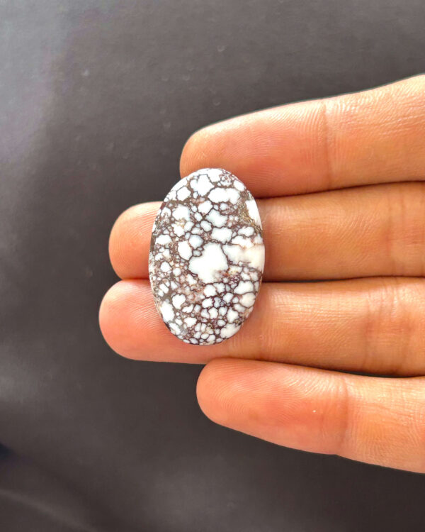 31mm Genuine Wild Horse Magnesite Stone