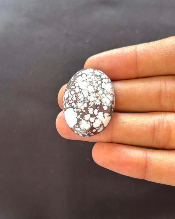 33mm Premium Wild Horse Magnesite Stone