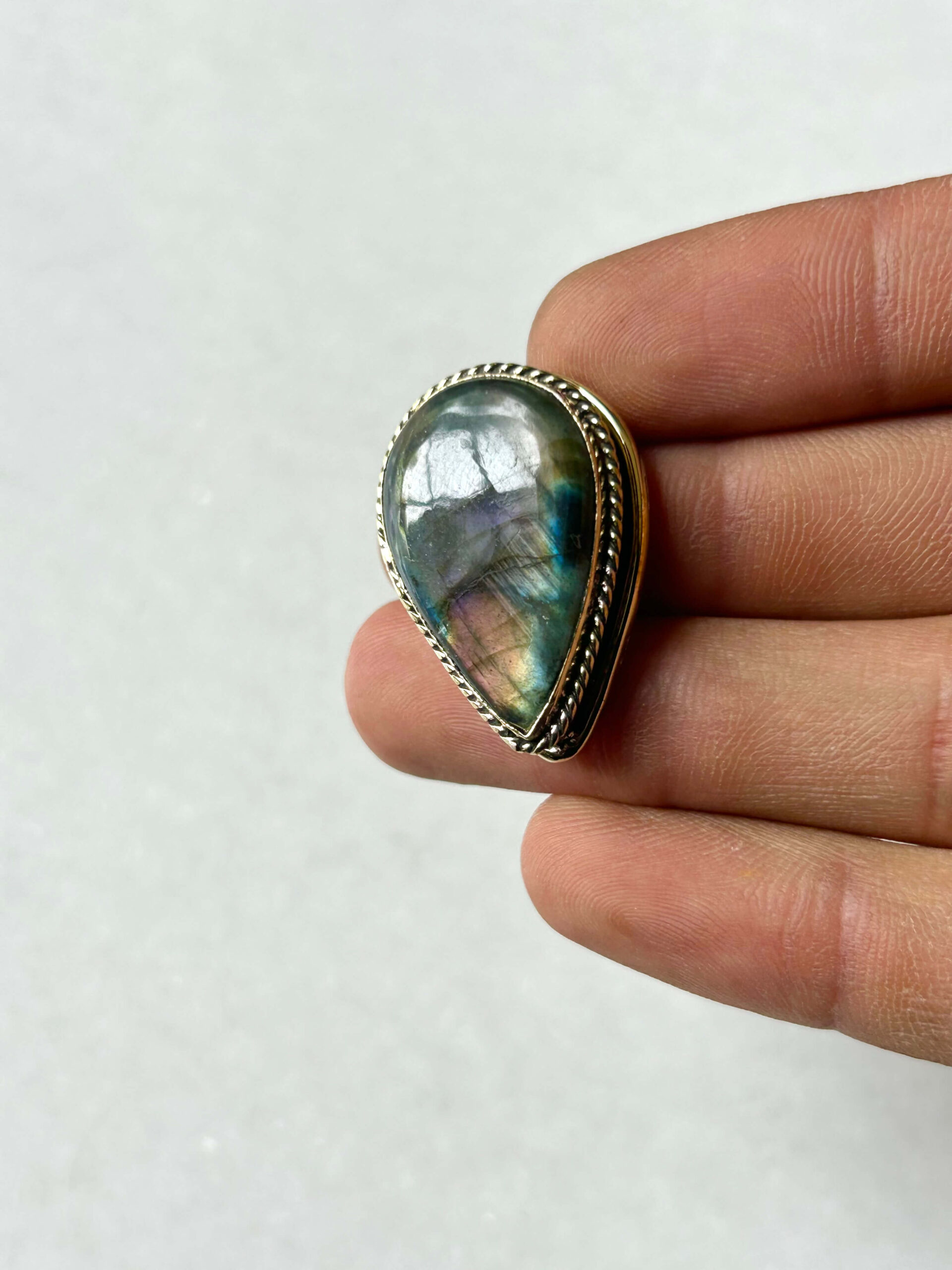 Purple Labradorite Grooved Stone – 29X20mm