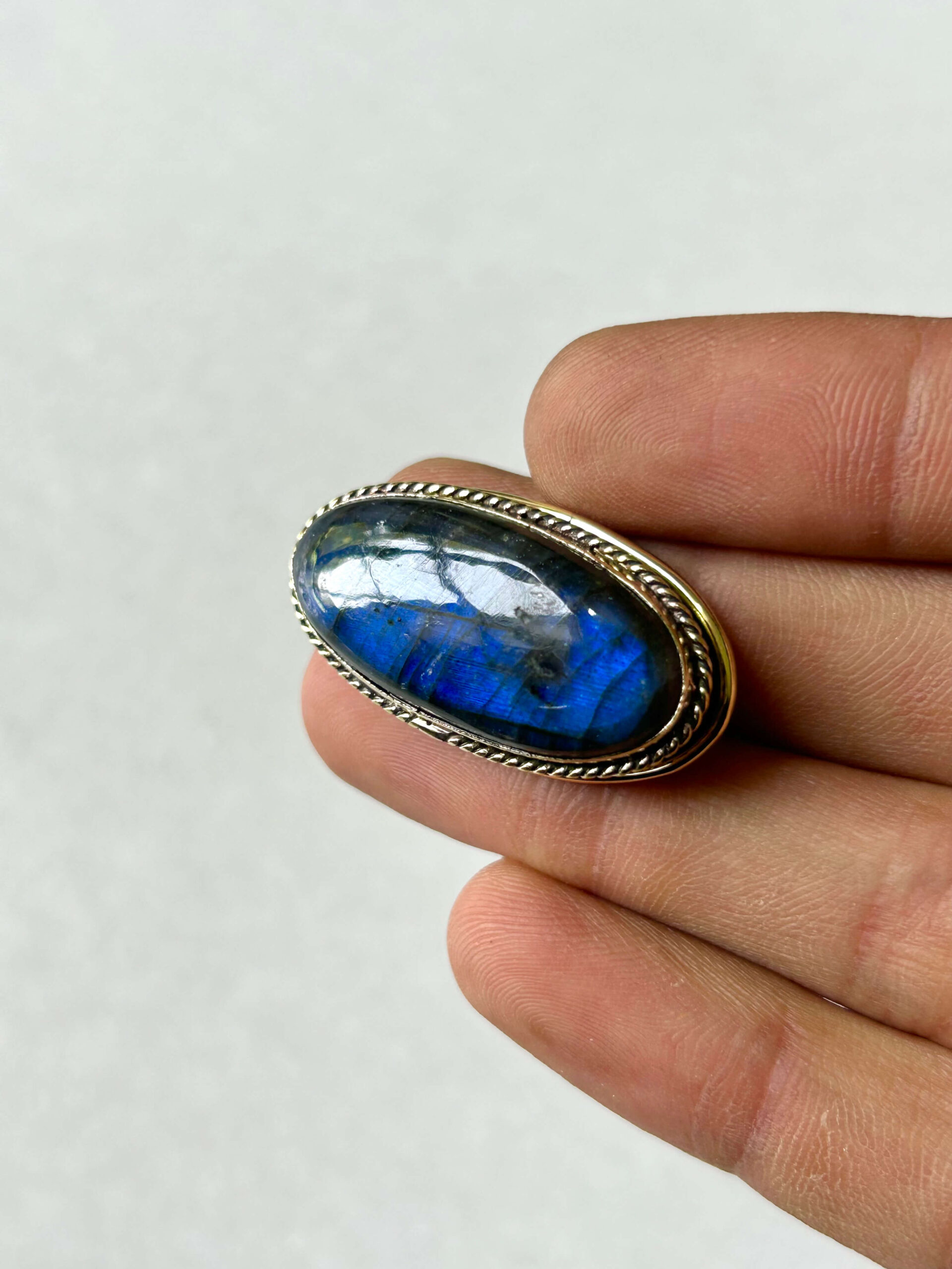 Blue Labradorite Grooved Stone – 34X17mm
