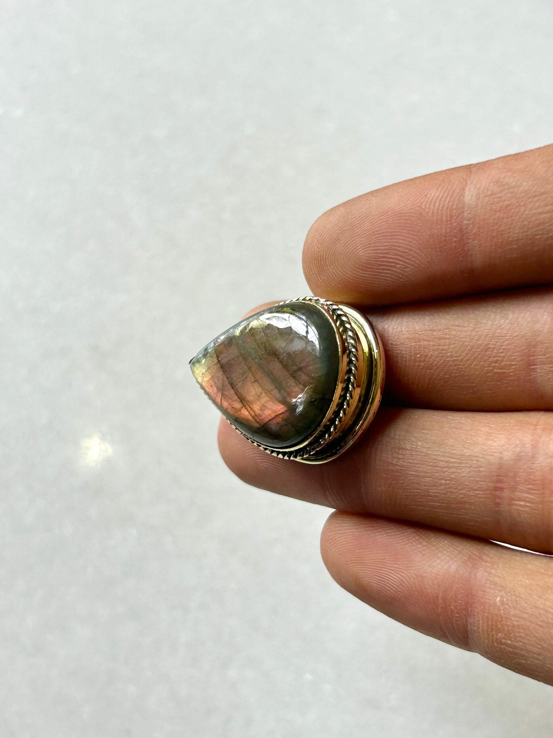 Purple Labradorite Grooved Stone – 29X22mm