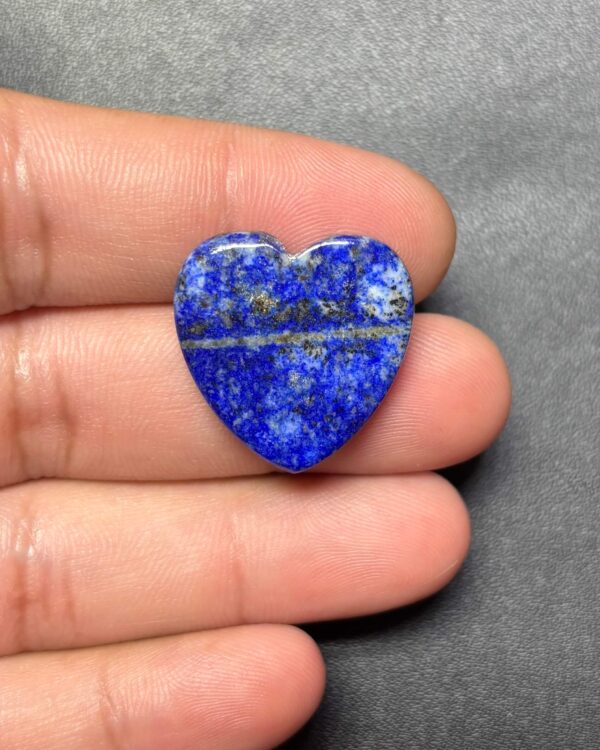22mm Lapis Lazuli Heart Gemstone – One of a Kind
